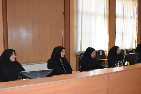 او.لین جلسه شورای اداری مدیریت استان با حضور دکتر بلاغی برگزار شد. 4