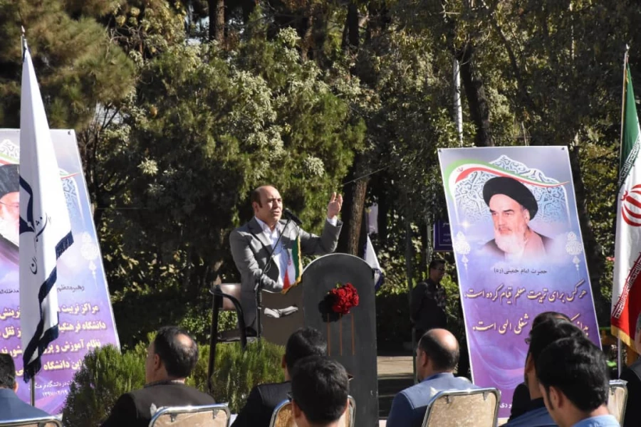 تمام دانشمندان، علما، عرفا و مقامات نامدار، کسوت معلمی دارند 2