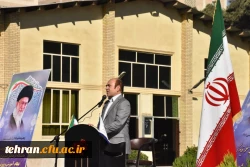 تمام دانشمندان، علما، عرفا و مقامات نامدار، کسوت معلمی دارند 3