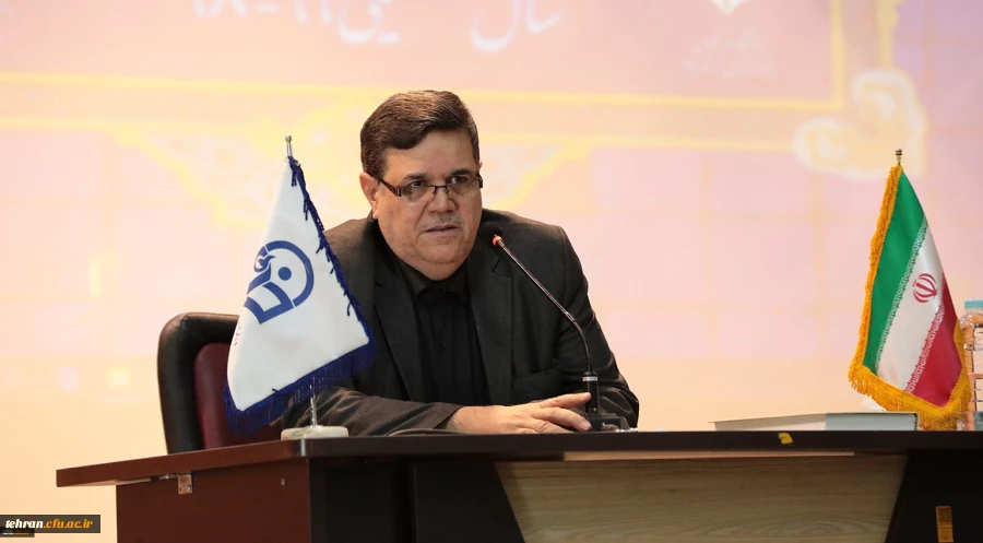 نسبت به نظام تعلیم و تربیت و کتاب های درسی نقاد باشید تا بتوان از فکر جوان شما بهره برد 2