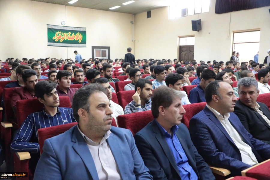 نسبت به نظام تعلیم و تربیت و کتاب های درسی نقاد باشید تا بتوان از فکر جوان شما بهره برد 4