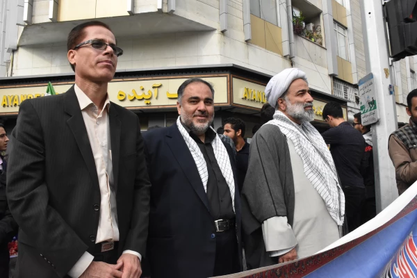 حضور گسترده دانشجویان، مسئولان، استادان و کارکنان پردیس ها، مراکز و مدیریت استان تهران در راهپیمایی 13 آبان 18