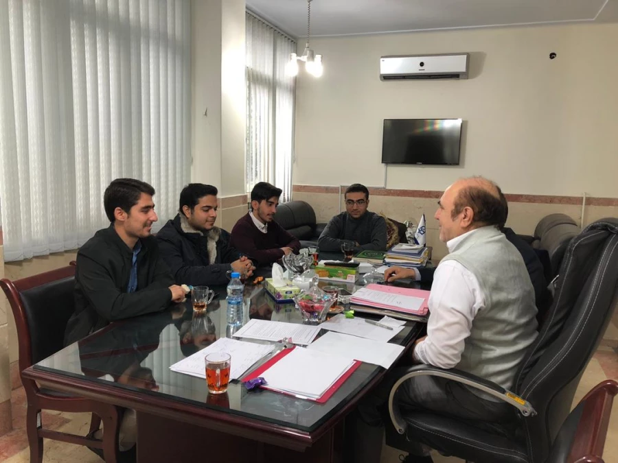 ملاقات دکتر بلاغی مدیر امور پردیس های استان تهران با نمایندگان بسیج دانشجویی و شورای صنفی پردیس شهید مفتح 4