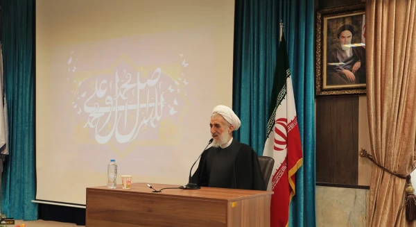 معلمی رنگ خدا گرفتن و اولین صفت او سعه صدر است 2