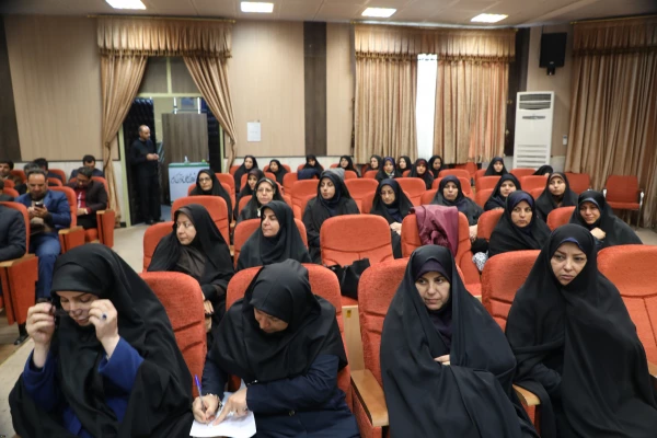 تحلیل اطلاعات در روزگار تحمیل اطلاعات و توجیه جوانان مهمترین کار است 6