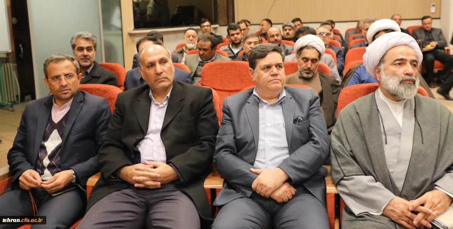 تحلیل اطلاعات در روزگار تحمیل اطلاعات و توجیه جوانان مهمترین کار است 9