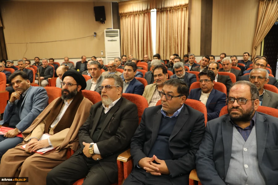 تحلیل اطلاعات در روزگار تحمیل اطلاعات و توجیه جوانان مهمترین کار است 11