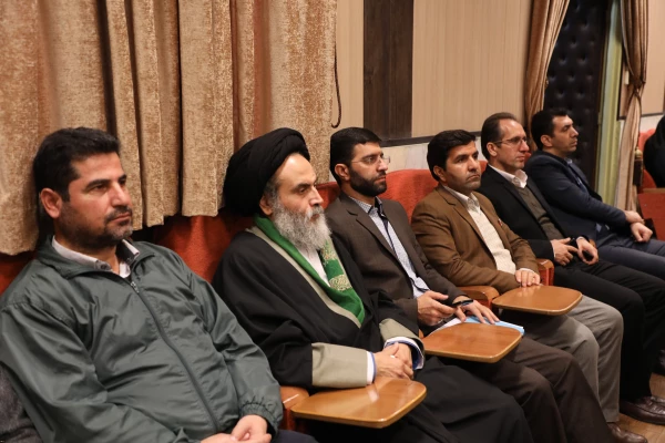 تحلیل اطلاعات در روزگار تحمیل اطلاعات و توجیه جوانان مهمترین کار است 14