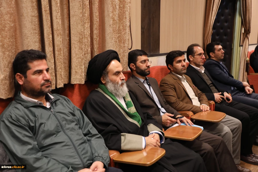 تحلیل اطلاعات در روزگار تحمیل اطلاعات و توجیه جوانان مهمترین کار است 14