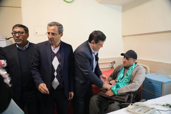 دیدار رییس دانشگاه فرهنگیان از جانبازان آسایشگاه ثارالله تهران 5