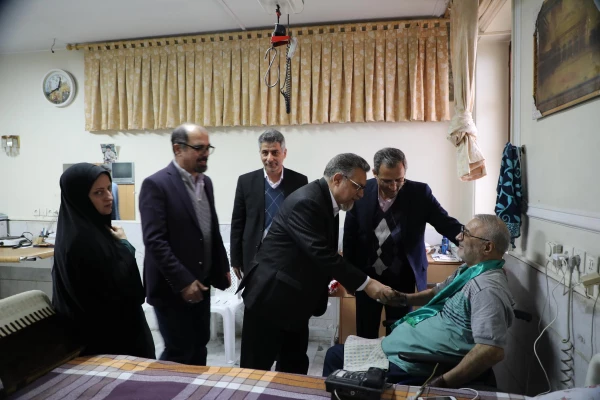 دیدار رییس دانشگاه فرهنگیان از جانبازان آسایشگاه ثارالله تهران 10