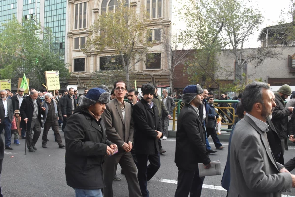 حضور با نشاط مدیران، کارکنان، استادان و دانشجویان دانشگاه فرهنگیان استان تهران در تجمع مردمی شریف تهران 6