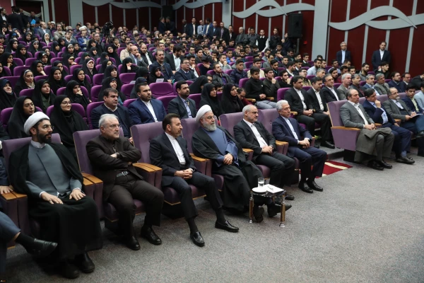 رئیس جمهور در جمع دانشجویان دانشگاه فرهنگیان : نقد دانشجو باید بی محابا و در عین حال با محتوا باشد 11