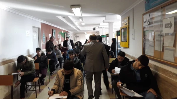 بازدید سرزده دکتر بلاغی از برگزاری امتحانات پردیس شهید مفتح 7