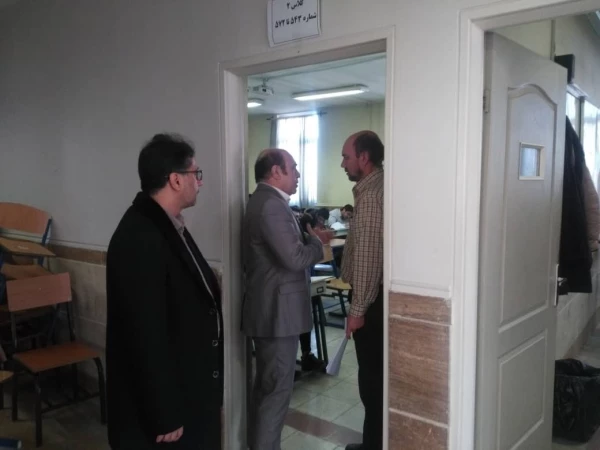 بازدید سرزده دکتر بلاغی از برگزاری امتحانات پردیس شهید مفتح 8