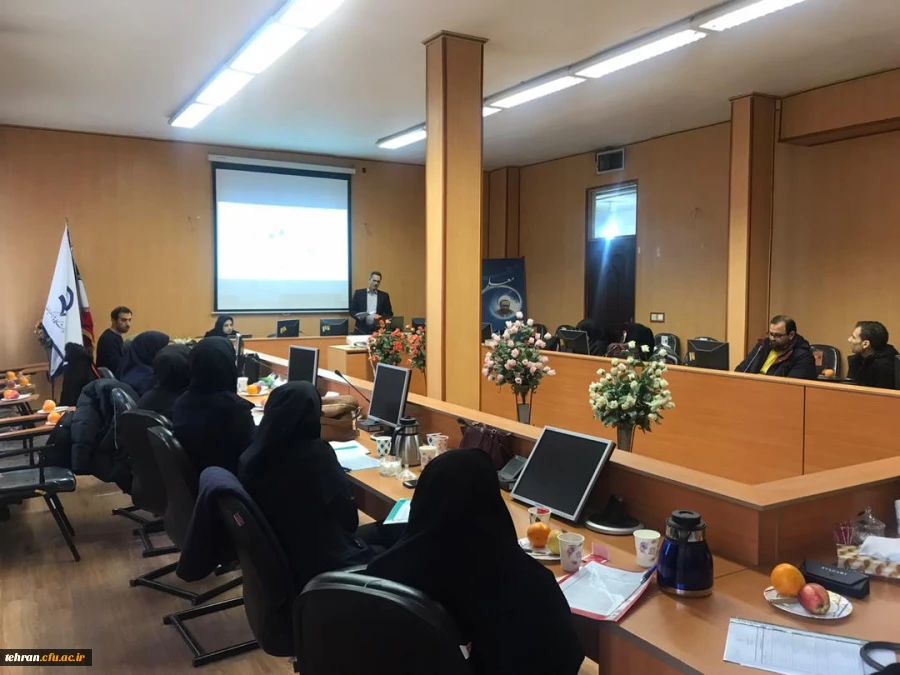 کارگاه نحوه اجرای دروس رسمی الکترونیکی اساتید استان های تهران و البرز در مدیریت امور پردیس های استان تهران  5