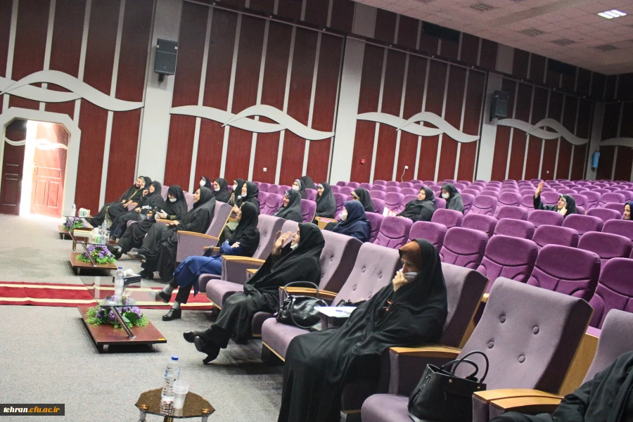 نشست صمیمی مسئولان مدیریت امور پردیس های تهران با استادان و کارکنان پردیس نسیبه 9