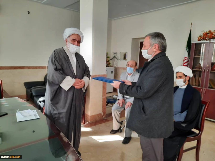 آیین تقدیر از کارکنان رزمنده و جانباز مدیریت امور پردیس های استان تهران 5