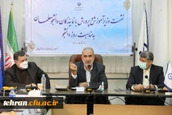 معلم حاکمیتی ترین عنصر تعلیم و تربیت است. 2