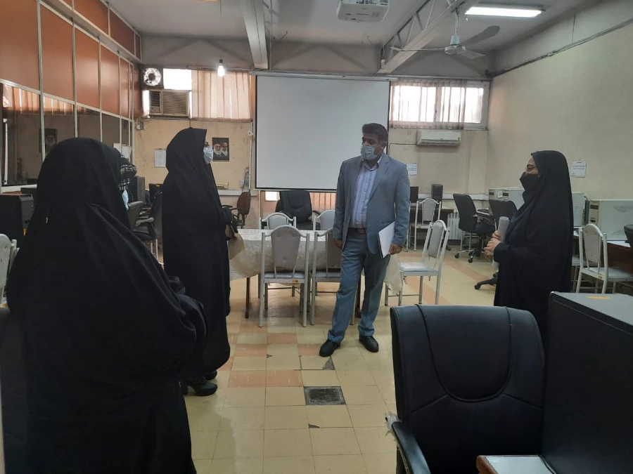 گروه نظارت و ارزیابی مدیریت امور پردیس های استان تهران از مرکز شهید شرافت بازدید کردند. 3