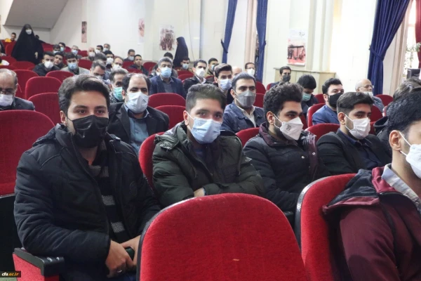 حرفه مقدس معلمی، با هیچ شغل و کسوت و جایگاهی قابل مقایسه نیست. 3