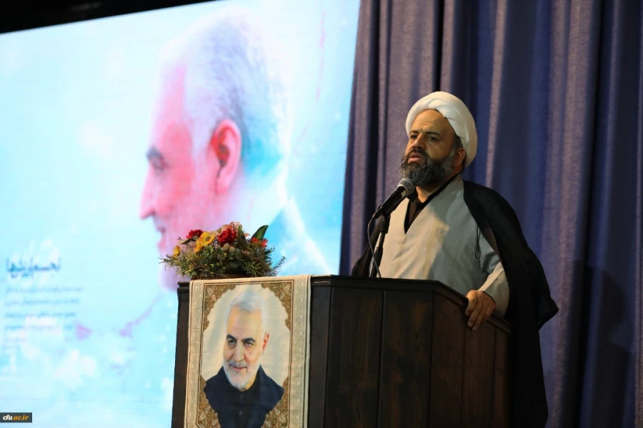 عبودیت و بندگی دو راز ماندگاری شهید سلیمانی است 4