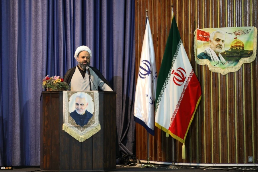 عبودیت و بندگی دو راز ماندگاری شهید سلیمانی است 5