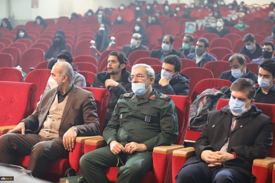 عبودیت و بندگی دو راز ماندگاری شهید سلیمانی است 8