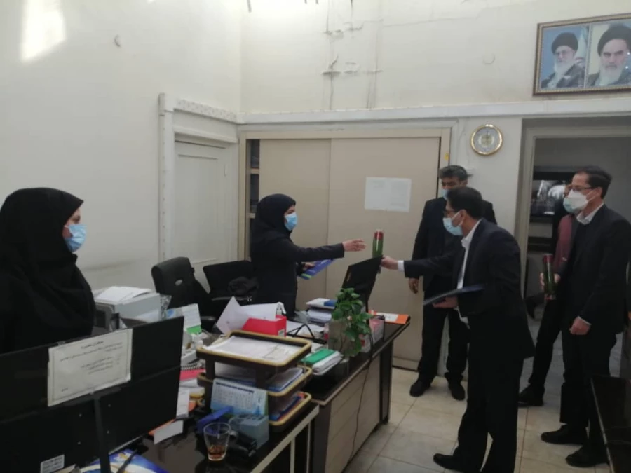 به مناسبت ولادت با سعادت حضرت فاطمه زهرا(س) روز مادر و مقام زن در مدیریت امور پردیس-های استان تهران از همکاران خانم قدردانی شد. 7