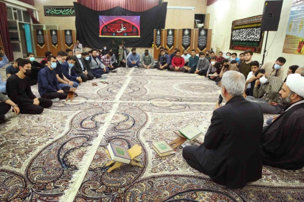 دانشجومعلمان با بهره مندی از ظرفیت لیالی قدر و تاسی از حضرت علی (ع) جهاد تبیین را سرلوحه فعالیت خود قرار دهند. 3