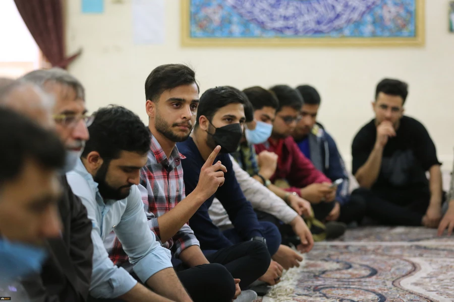 دانشجومعلمان با بهره مندی از ظرفیت لیالی قدر و تاسی از حضرت علی (ع) جهاد تبیین را سرلوحه فعالیت خود قرار دهند. 6