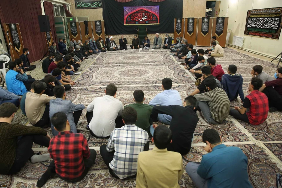 دانشجومعلمان با بهره مندی از ظرفیت لیالی قدر و تاسی از حضرت علی (ع) جهاد تبیین را سرلوحه فعالیت خود قرار دهند. 13