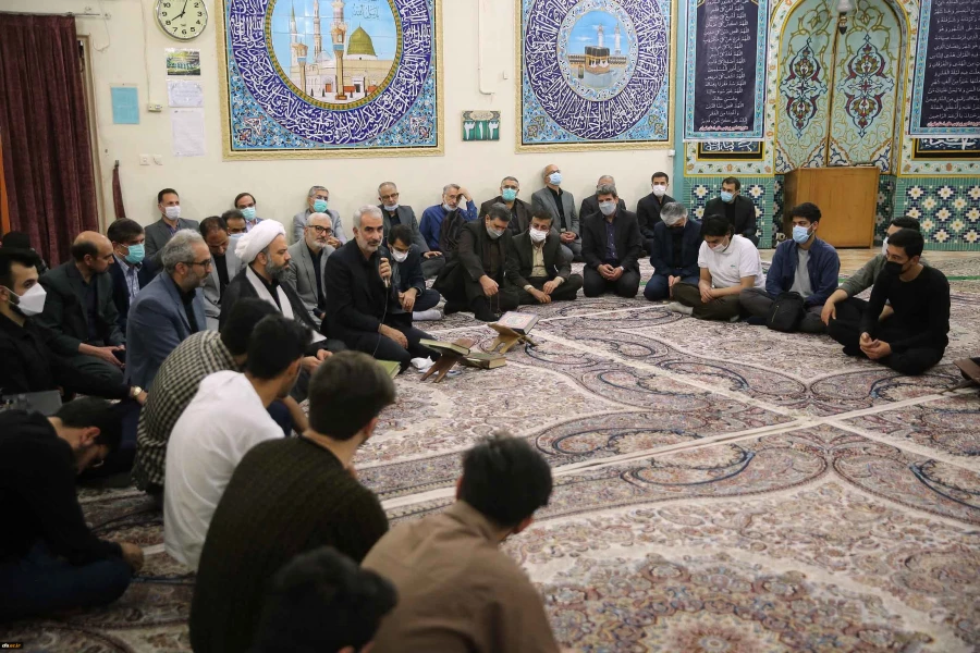 دانشجومعلمان با بهره مندی از ظرفیت لیالی قدر و تاسی از حضرت علی (ع) جهاد تبیین را سرلوحه فعالیت خود قرار دهند. 15