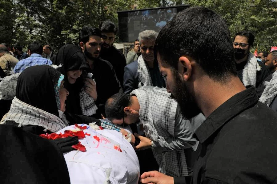 مراسم تشییع و تدفین شهید خوشنام گمنام در مرکز شهید شرافت 4