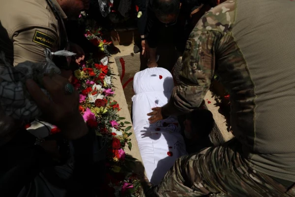 مراسم تشییع و تدفین شهید خوشنام گمنام در مرکز شهید شرافت 6