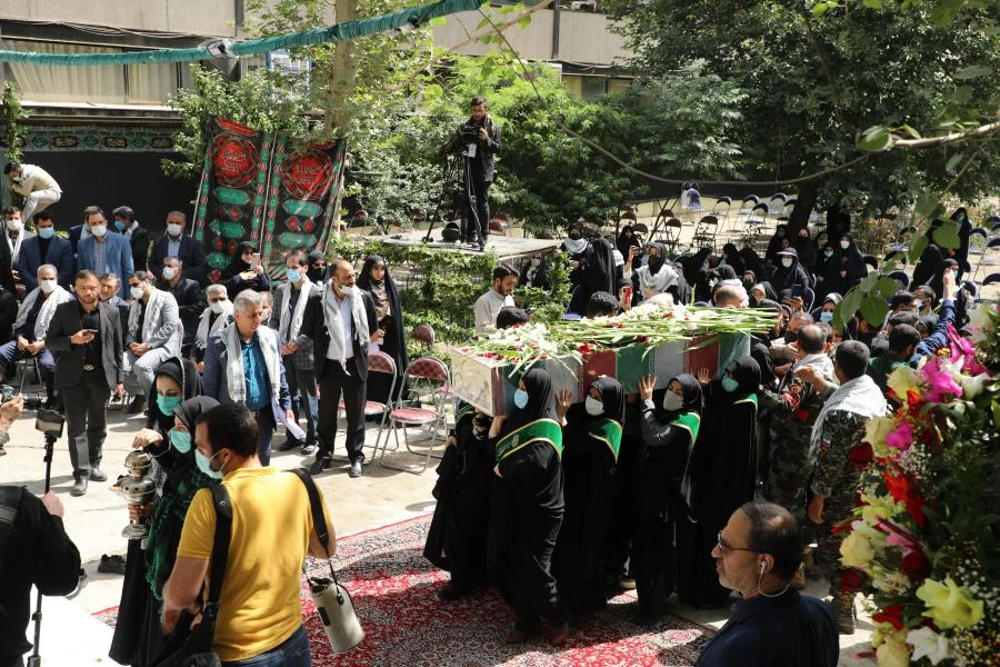 مراسم تشییع و تدفین شهید خوشنام گمنام در مرکز شهید شرافت 18