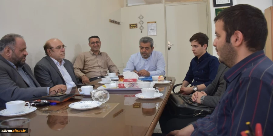 اهدای ابلاغ رسمی اعضای منتخب شورای صنفی دانشجویی پردیس شهید مفتح شهرری 3