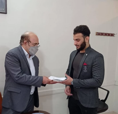 اهدای ابلاغ رسمی اعضای منتخب شورای صنفی دانشجویی پردیس شهید مفتح شهرری 5