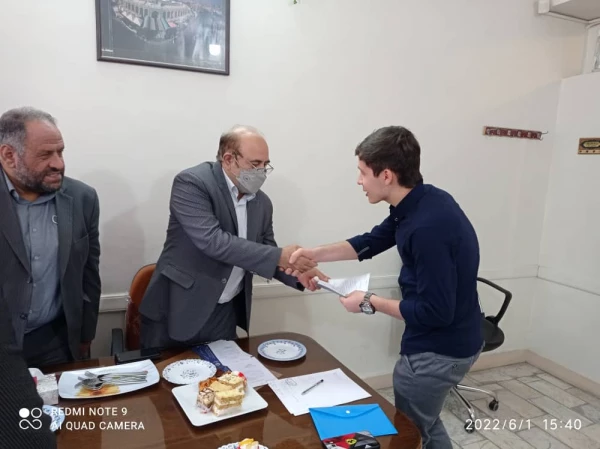 اهدای ابلاغ رسمی اعضای منتخب شورای صنفی دانشجویی پردیس شهید مفتح شهرری 7