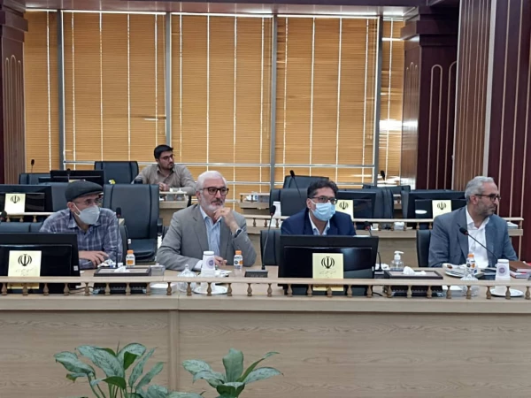 موضوعی را هم سطح با تربیت معلم سراغ ندارم. 9