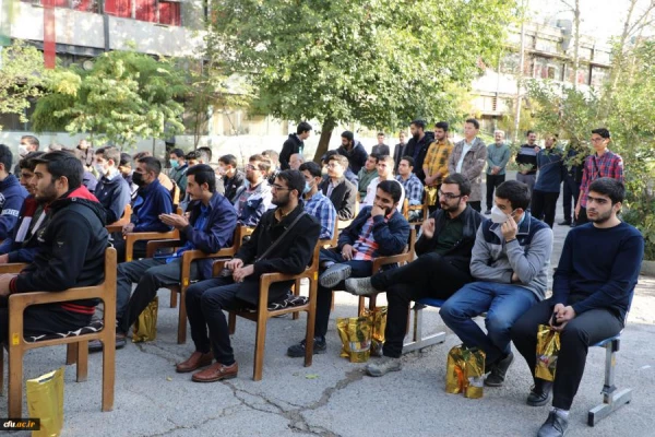 سیزده آبان روز بزرگداشت مقام بصیرت است. 5