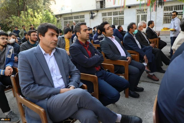 سیزده آبان روز بزرگداشت مقام بصیرت است. 7