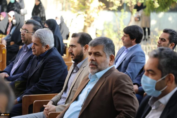 سیزده آبان روز بزرگداشت مقام بصیرت است. 10