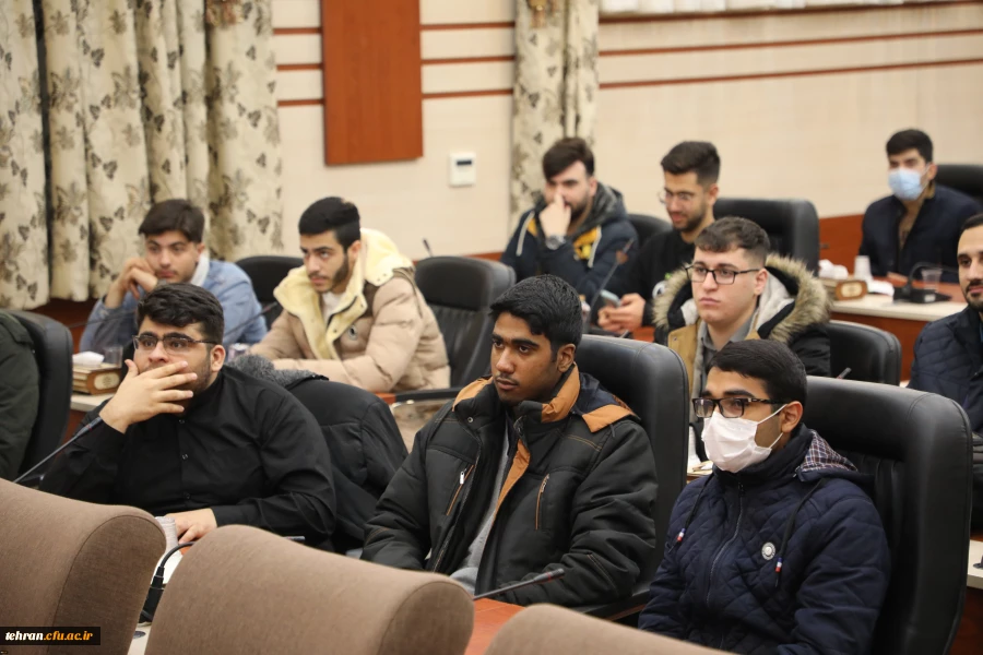 نشست صمیمی رئیس دانشگاه فرهنگیان با دانشجو معلمان امور تربیتی و مشاوره پردیس شهید چمران 3