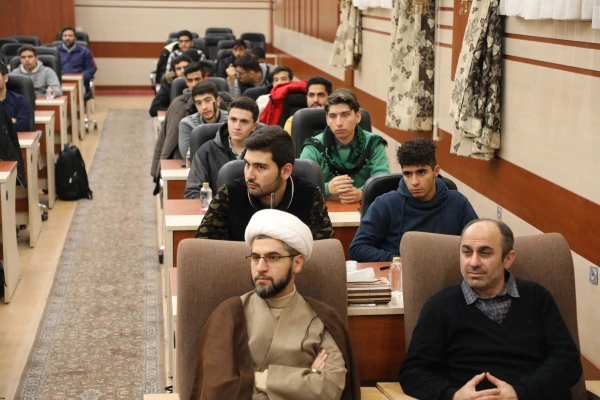 نشست صمیمی رئیس دانشگاه فرهنگیان با دانشجو معلمان امور تربیتی و مشاوره پردیس شهید چمران 4