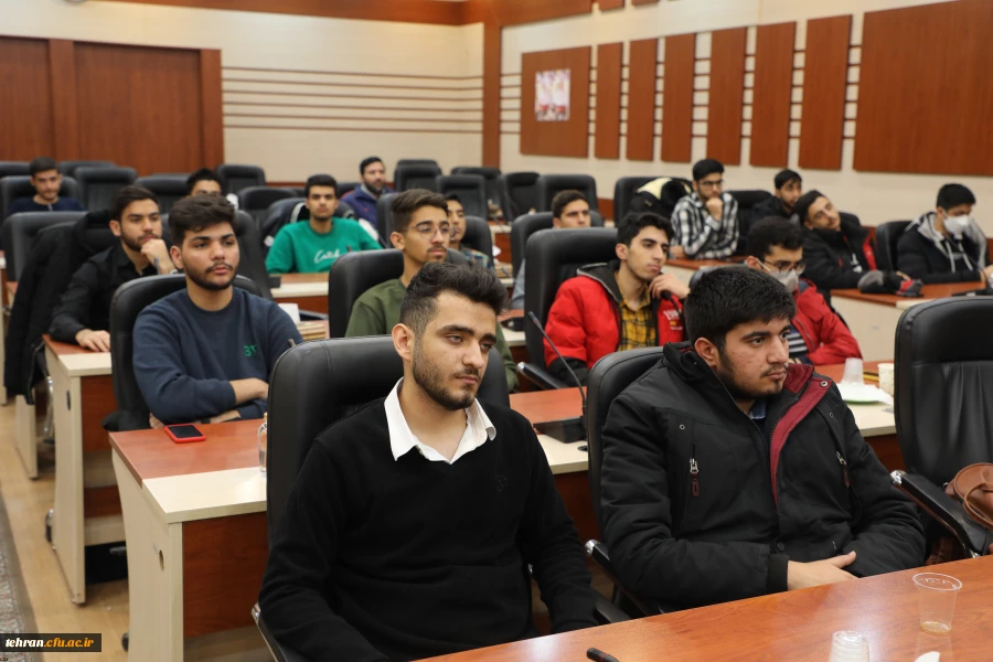 نشست صمیمی رئیس دانشگاه فرهنگیان با دانشجو معلمان امور تربیتی و مشاوره پردیس شهید چمران 6