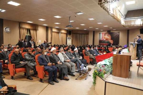 حضور مدیران، استادان، کارکنان و دانشجویان دانشگاه فرهنگیان استان تهران در آیین گرامیداشت سومین سالکرد شهادت شهید سلیمانی در سازمان مرکزی 5