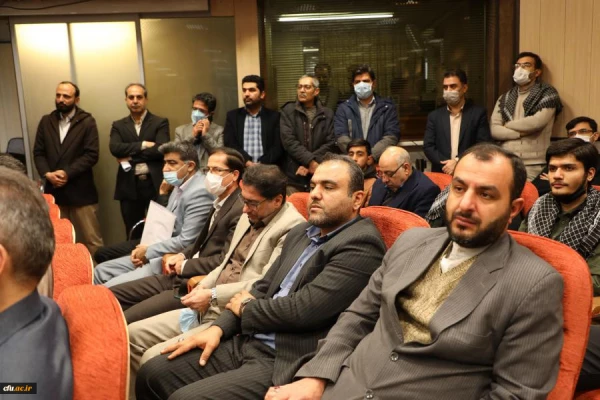 حضور مدیران، استادان، کارکنان و دانشجویان دانشگاه فرهنگیان استان تهران در آیین گرامیداشت سومین سالکرد شهادت شهید سلیمانی در سازمان مرکزی 8