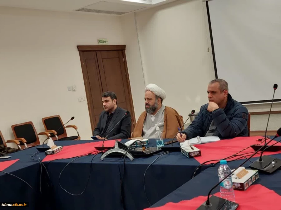 حضور دکتر اصلاحچی معاون پژوهشی و فناوری دانشگاه،دکتر اولی سرپرست مدیریت امور پردیس های فرهنگیان و حجت الاسلام دکتر مقدم مسئول دفتر نهاد رهبری دانشگاه فرهنگیان استان تهران در جمع دانشجویان نخبه و رتبه زیر ۱۰۰۰ کنکور سراسری سال ۱۴۰۰ (دانشجومعلمان دانشگاه فر