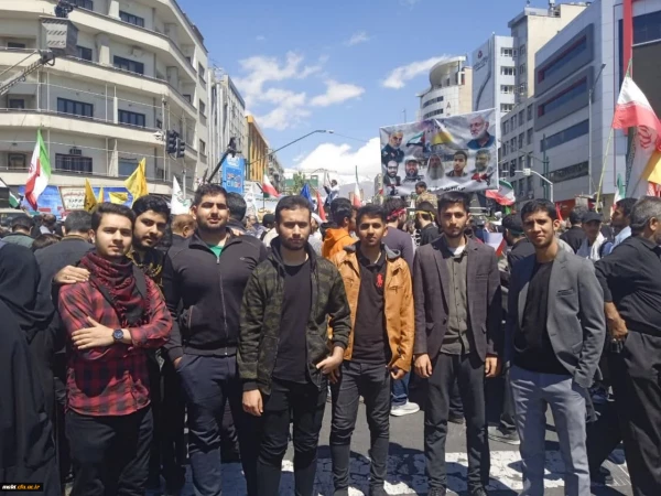 حضور استادان، دانشجویان و کارکنان مرکز آموزش عالی شهدای مکه در راه پیمایی روز قدس 6